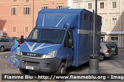 Iveco Daily IV serie restyle
Polizia di Stato
Reparto a Cavallo
POLIZIA H3209
Parole chiave: Iveco Daily_IVserie_restyle POLIZIAH3209