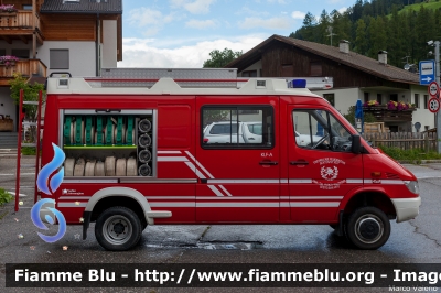 Mercedes-Benz Sprinter 4x4 II serie
Vigili del Fuoco
Unione Distrettuale Alta Pusteria
Corpo Volontario di Sesto (BZ)
Bezirksverband Oberpustertal
Freiwillige Fuerwehr Sexten
Allestito Kofler
VF 123 BZ
Parole chiave: Mercedes-Benz Sprinter_4x4_IIserie VF123BZ