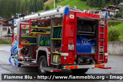 Mercedes-Benz Atego 4x4 I serie
Vigili del Fuoco
Unione Distrettuale Alta Pusteria
Corpo Volontario di Sesto (BZ)
Bezirksverband Oberpustertal
Freiwillige Fuerwehr Sexten
Allestito Rosenbauer
VF 22J BZ
Parole chiave: Mercedes-Benz Atego_4x4_Iserie VF22JBZ