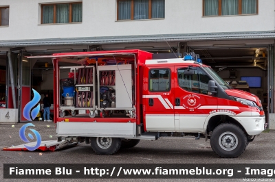 Iveco Daily 4x4 VI serie
Vigili del Fuoco
Unione Distrettuale Alta Pusteria
Corpo Volontario di Sesto (BZ)
Bezirksverband Oberpustertal
Freiwillige Fuerwehr Sexten
Allestito Ziegler
VF FW 3CH
Parole chiave: Iveco Daily_4x4_VIserie VFFW3CH