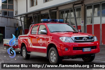 Toyota Hilux IV serie
Vigili del Fuoco
Unione Distrettuale Alta Pusteria
Corpo Volontario di Sesto (BZ)
Bezirksverband Oberpustertal
Freiwillige Fuerwehr Sexten
Allestito Ziegler
VF FW 32D
Parole chiave: Toyota Hilux_IVserie VFFW32D