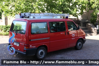 Volkswagen Transporter T4
Vigili del Fuoco
Unione Distrettuale di Bolzano
Corpo Volontario di Monticolo
Freiwillige Feuerwehr Montiggl
VF 0WN BZ
Parole chiave: Volkswagen Transporter_T4 VF0WNBZ