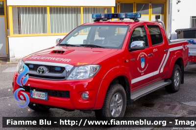 Toyota Hilux IV serie
Vigili del Fuoco
Unione Distrettuale Alta Pusteria
Corpo Volontario di Sesto (BZ)
Bezirksverband Oberpustertal
Freiwillige Fuerwehr Sexten
Allestito Ziegler
VF FW 32D
Parole chiave: Toyota Hilux_IVserie VFFW32D