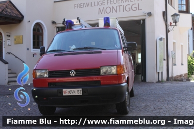 Volkswagen Transporter T4
Vigili del Fuoco
Unione Distrettuale di Bolzano
Corpo Volontario di Monticolo
Freiwillige Feuerwehr Montiggl
VF 0WN BZ
Parole chiave: Volkswagen Transporter_T4 VF0WNBZ