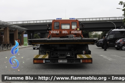 Iveco EuroCargo 150E25 III serie
Vigili del Fuoco
Comando Provinciale di Roma
Officina di Capannelle
Carro soccorso e recupero
Allestimento Isoli 
VF 25516
Parole chiave: Iveco EuroCargo_150E25_IIIserie VF25516 Roma_Motor_Show_2018