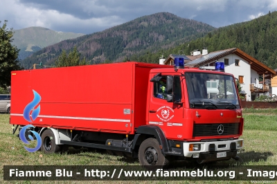 Mercedes-Benz 1124
Vigili del Fuoco
Unione Distrettuale Alta Pusteria
Bezirksverband Oberpustertal
Veicolo Ospitato dal Corpo Volontario di Dobbiaco
Allestito Schmitz
VF 0EK BZ
Parole chiave: Mercedes-Benz 1124 VF0EKBZ