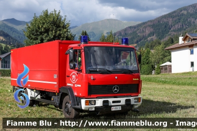 Mercedes-Benz 1124
Vigili del Fuoco
Unione Distrettuale Alta Pusteria
Bezirksverband Oberpustertal
Veicolo Ospitato dal Corpo Volontario di Dobbiaco
Allestito Schmitz
VF 0EK BZ
Parole chiave: Mercedes-Benz 1124 VF0EKBZ