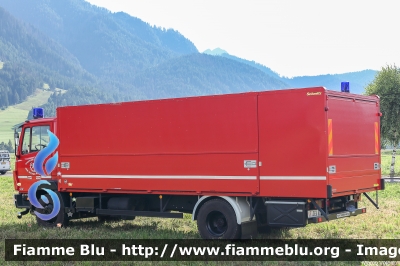 Mercedes-Benz 1124
Vigili del Fuoco
Unione Distrettuale Alta Pusteria
Bezirksverband Oberpustertal
Veicolo Ospitato dal Corpo Volontario di Dobbiaco
Allestito Schmitz
VF 0EK BZ
Parole chiave: Mercedes-Benz 1124 VF0EKBZ