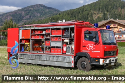 Mercedes-Benz 1124
Vigili del Fuoco
Unione Distrettuale Alta Pusteria
Bezirksverband Oberpustertal
Veicolo Ospitato dal Corpo Volontario di Dobbiaco
Allestito Schmitz
VF 0EK BZ
Parole chiave: Mercedes-Benz 1124 VF0EKBZ