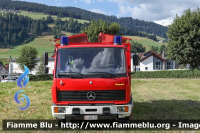 Mercedes-Benz 1124
Vigili del Fuoco
Unione Distrettuale Alta Pusteria
Bezirksverband Oberpustertal
Veicolo Ospitato dal Corpo Volontario di Dobbiaco
Allestito Schmitz
VF 0EK BZ
Parole chiave: Mercedes-Benz 1124 VF0EKBZ