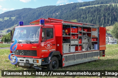 Mercedes-Benz 1124
Vigili del Fuoco
Unione Distrettuale Alta Pusteria
Bezirksverband Oberpustertal
Veicolo Ospitato dal Corpo Volontario di Dobbiaco
Allestito Schmitz
VF 0EK BZ
Parole chiave: Mercedes-Benz 1124 VF0EKBZ