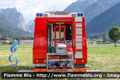 Man LE 10.220 4x4
Vigili del Fuoco
Unione Distrettuale Alta Pusteria
Corpo Volontario di Dobbiaco (BZ)
Bezirksverband Oberpustertal
Freiwillige Fuerwehr Toblach
Allestito Brandschutz
VF 19X BZ
Parole chiave: Man LE_10.220_4x4 VF19XBZ