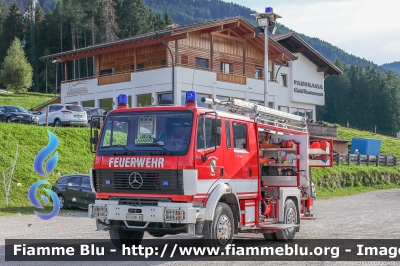 Merceds-Benz 1227
Vigili del Fuoco
Unione Distrettuale Alta Pusteria
Corpo Volontario di Valdaora di Sopra (BZ)
Bezirksverband Oberpustertal
Freiwillige Fuerwehr Oberolang
Allestito Rosenbauer
VF 09H BZ
Parole chiave: Merceds-Benz 1227 VF09HBZ