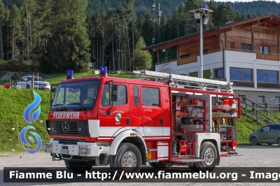 Merceds-Benz 1227
Vigili del Fuoco
Unione Distrettuale Alta Pusteria
Corpo Volontario di Valdaora di Sopra (BZ)
Bezirksverband Oberpustertal
Freiwillige Fuerwehr Oberolang
Allestito Rosenbauer
VF 09H BZ
Parole chiave: Merceds-Benz 1227 VF09HBZ