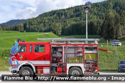 Merceds-Benz 1227
Vigili del Fuoco
Unione Distrettuale Alta Pusteria
Corpo Volontario di Valdaora di Sopra (BZ)
Bezirksverband Oberpustertal
Freiwillige Fuerwehr Oberolang
Allestito Rosenbauer
VF 09H BZ
Parole chiave: Merceds-Benz 1227 VF09HBZ