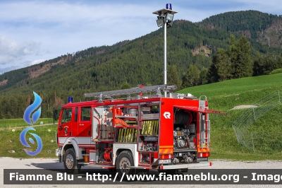 Merceds-Benz 1227
Vigili del Fuoco
Unione Distrettuale Alta Pusteria
Corpo Volontario di Valdaora di Sopra (BZ)
Bezirksverband Oberpustertal
Freiwillige Fuerwehr Oberolang
Allestito Rosenbauer
VF 09H BZ
Parole chiave: Merceds-Benz 1227 VF09HBZ