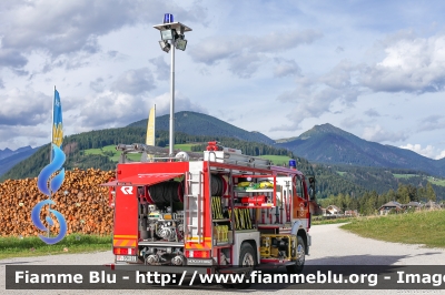 Merceds-Benz 1227
Vigili del Fuoco
Unione Distrettuale Alta Pusteria
Corpo Volontario di Valdaora di Sopra (BZ)
Bezirksverband Oberpustertal
Freiwillige Fuerwehr Oberolang
Allestito Rosenbauer
VF 09H BZ
Parole chiave: Merceds-Benz 1227 VF09HBZ