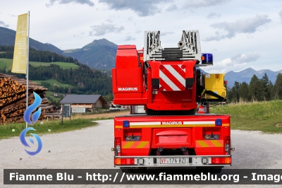 Iveco EuroCargo 150E28 II serie
Vigili del Fuoco
Unione Distrettuale Alta Pusteria
Bezirksverband Oberpustertal
Veicolo Ospitato dal Corpo Volontario di Valdaora di Sopra (BZ)
Allestita Magirus
VF 176 BZ
Parole chiave: Iveco EuroCargo_150E28_IIserie