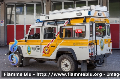 Land-Rover Defender 110
Corpo Nazionale Soccorso Alpino e Speleologico
Stazione Sesto (BZ)
Bergrettung Sexten
Allestito Mobiltec
PC ZS 0SX
Parole chiave: Land-Rover Defender_110 PCZS0SX