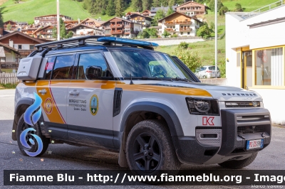 Land-Rover Defender Hardtop 110 II serie
Corpo Nazionale Soccorso Alpino e Speleologico
Stazione Sesto (BZ)
Bergrettung Sexten
Allestito Kofler
PC ZS 1FN
Parole chiave: Land-Rover Defender_Hardtop_110_IIserie PCZS1FN