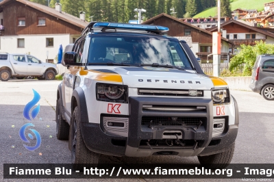 Land-Rover Defender Hardtop 110 II serie
Corpo Nazionale Soccorso Alpino e Speleologico
Stazione Sesto (BZ)
Bergrettung Sexten
Allestito Kofler
PC ZS 1FN
Parole chiave: Land-Rover Defender_Hardtop_110_IIserie PCZS1FN