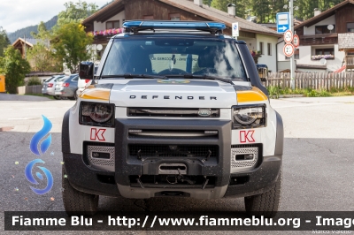 Land-Rover Defender Hardtop 110 II serie
Corpo Nazionale Soccorso Alpino e Speleologico
Stazione Sesto (BZ)
Bergrettung Sexten
Allestito Kofler
PC ZS 1FN
Parole chiave: Land-Rover Defender_Hardtop_110_IIserie PCZS1FN