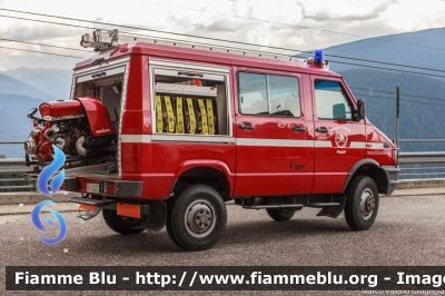 Iveco Daily 4x4 II serie
Vigili del Fuoco
Unione Distrettuale Valle Isarco
Corpo Volontario di Maranza (BZ)
Freiwillige Feuerwehr Meransen
Allestimento Rosenbauer
VF 0JZ BZ
Parole chiave: Iveco Daily_4x4_IIserie VF0JZBZ