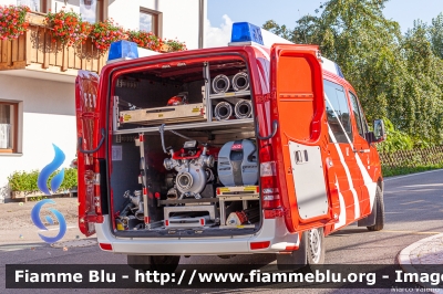 Mercedes-Benz Sprinter III serie
Vigili del Fuoco
Unione Distrettuale Valle Isarco
Corpo Volontario di Fiumes (BZ)
Freiwillige Feuerwehr Viumes
Allestimento Walser
VF 0MX BZ
Parole chiave: Mercedes-Benz Sprinter_IIIserie VF0MXBZ