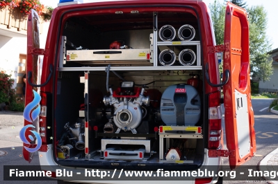 Mercedes-Benz Sprinter III serie
Vigili del Fuoco
Unione Distrettuale Valle Isarco
Corpo Volontario di Fiumes (BZ)
Freiwillige Feuerwehr Viumes
Allestimento Walser
VF 0MX BZ
Parole chiave: Mercedes-Benz Sprinter_IIIserie VF0MXBZ