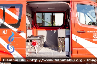 Mercedes-Benz Sprinter III serie
Vigili del Fuoco
Unione Distrettuale Valle Isarco
Corpo Volontario di Fiumes (BZ)
Freiwillige Feuerwehr Viumes
Allestimento Walser
VF 0MX BZ
Parole chiave: Mercedes-Benz Sprinter_IIIserie VF0MXBZ