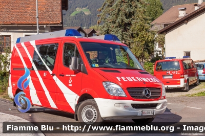 Mercedes-Benz Sprinter III serie
Vigili del Fuoco
Unione Distrettuale Valle Isarco
Corpo Volontario di Fiumes (BZ)
Freiwillige Feuerwehr Viumes
Allestimento Walser
VF 0MX BZ
Parole chiave: Mercedes-Benz Sprinter_IIIserie VF0MXBZ