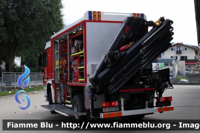 Mercedes-Benz Actros 2041 4x4 II serie
Vigili del Fuoco
Unione Distrettuale Bassa Val Pusteria (BZ)
Bezirksverband Unterpustertal
Veicolo ospitato dal Corpo di Brunico
Allestimento Brandschutz
VF 01F BZ
Parole chiave: Mercedes-Benz Actros_2041_4x4_IIserie VF01FBZ