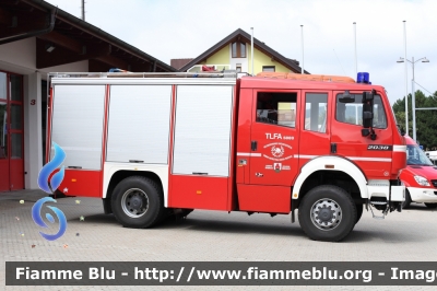 Mercedes-Benz 2038
Vigili del Fuoco
Unione Distrettuale Bassa Val Pusteria (BZ)
Bezirksverband Unterpustertal
Veicolo ospitato dal Corpo di Brunico
Allestimento Lohr
VF 0SK BZ
Parole chiave: Mercedes-Benz 2038 VF0SKBZ