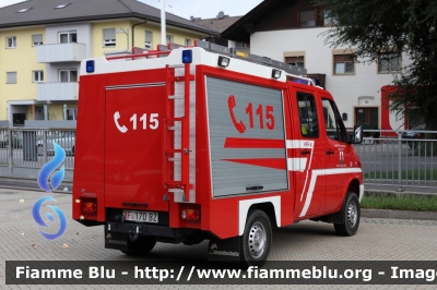 Mercedes-Benz Sprinter 4x4 II serie
Vigili del Fuoco
Unione Distrettuale Alta Val Venosta
Corpo Volontario di Brunico (BZ)
Freiwillige Feuerwehr Bruneck
Allestimento Brandschutz
VF 17C BZ
Parole chiave: Mercedes-Benz Sprinter_4x4_IIserie VF17CBZ