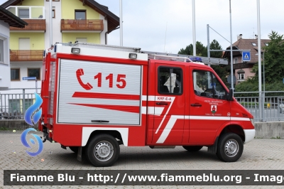 Mercedes-Benz Sprinter 4x4 II serie
Vigili del Fuoco
Unione Distrettuale Alta Val Venosta
Corpo Volontario di Brunico (BZ)
Freiwillige Feuerwehr Bruneck
Allestimento Brandschutz
VF 17C BZ
Parole chiave: Mercedes-Benz Sprinter_4x4_IIserie VF17CBZ