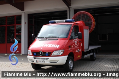 Mercedes-Benz Sprinter 4x4 II serie
Vigili del Fuoco
Unione Distrettuale Bassa Val Pusteria (BZ)
Bezirksverband Unterpustertal
Veicolo ospitato dal Corpo di Brunico
Allestimento Ziegler
VF 1AL BZ
Parole chiave: Mercedes-Benz Sprinter_4x4_IIserie VF1ALBZ