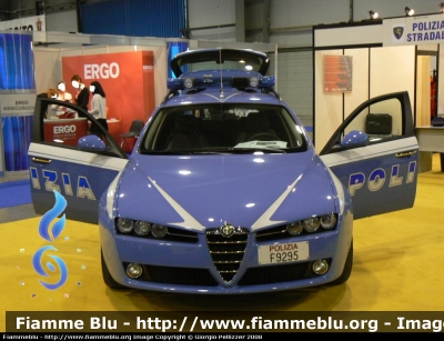 Alfa Romeo 159 Sportwagon
Polizia di Stato
Polizia F9295
In esposizione al VeronaJob 2008
Parole chiave: Alfa_Romeo 159_Sportwagon PoliziaF9295