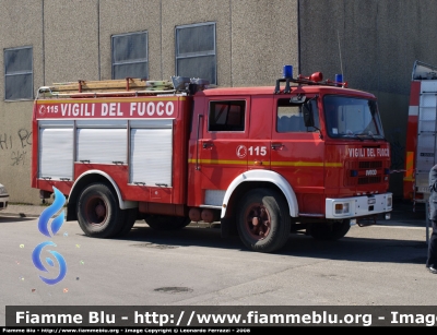 Iveco OM 160
Vigili del Fuoco
Comando Provinciale di Pavia
Distaccamento Volontario di Mortara (PV)
AutoPompaSerbatoio allestimento Baribbi
VF 12004
Parole chiave: Iveco OM 160 VF12004