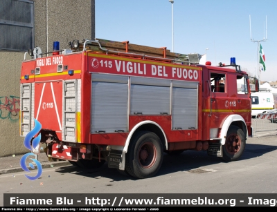 Iveco OM 160
Vigili del Fuoco
Comando Provinciale di Pavia
Distaccamento Volontario di Mortara (PV)
AutoPompaSerbatoio allestimento Baribbi
VF 12004
Parole chiave: Iveco OM 160 VF12004