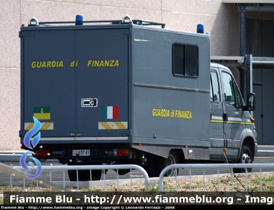 Iveco Daily III serie
Guardia di Finanza
Servizio Aereonavale
Aeroporto Pratica di Mare (RM)
GdF 637 AY

Parole chiave: Pratica_di_Mare giornata_azzurra_2008 Iveco Daily_IIIserie Guardia_di_Finanza Servizio_Aereonavale GdF637AY officina_mobile