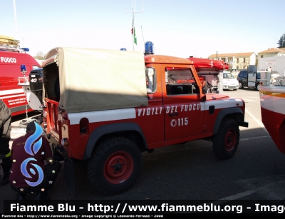 Land Rover Defender 90 pick up
Vigili del Fuoco
Parole chiave: Vigili_del_Fuoco VVF Mortara Land_Rover Defender_90_pick_up