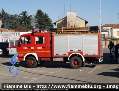 Iveco OM 79-13
Vigili del Fuoco
Comando Provinciale di Pavia
Distaccamento Volontario di Mortara (PV)
AutoPompaSerbatoio
VF 13562
Parole chiave: Iveco OM 79-13 VF13562