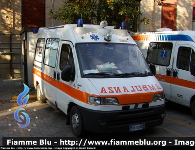 Fiat Ducato II Serie
118 Forlì Soccorso
Azienda USL della Città di Forlì
Ambulanza "FO3802"
Parole chiave: Fiat_Ducato_II_Serie_118_Forlì