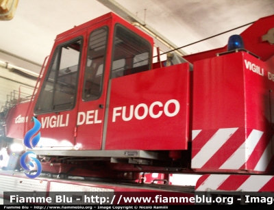 Astra HD7 84.42
Vigili del Fuoco
AutoGru da 40 ton allestimento Cormach
VF 21619
Parole chiave: Astra HD7_84.42 VF21619