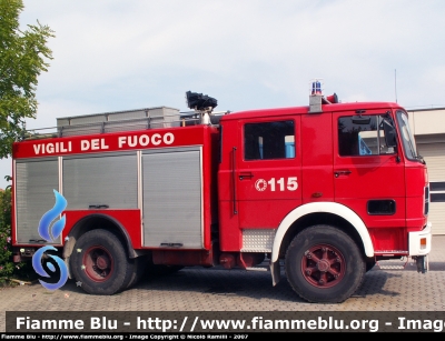 Iveco OM 160
Vigili del Fuoco
AutoPompaSerbatoio allestimento Baribbi
VF 13471
Parole chiave: Iveco OM 160 VF13471