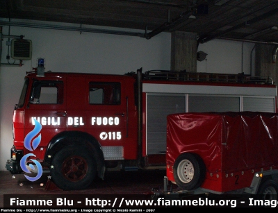 Iveco OM 160
Vigili del Fuoco
AutoPompaSerbatoio allestimento Baribbi
VF 11996
Parole chiave: Iveco OM 160 VF11996