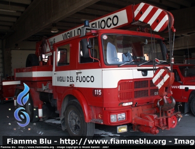 Fiat 697NP
Vigili del Fuoco
AutoGru da 16 ton allestimeno Cristanini
VF 9612
Parole chiave: Fiat 697NP VF9612