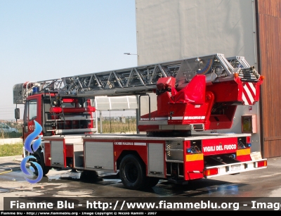 Iveco EuroFire 150E27 I serie
Vigili del Fuoco
Comando Provinciale di Ferrara
VF 20076
Parole chiave: Iveco EuroFire_150E27_Iserie VF20076