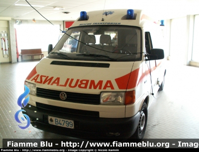 Volkaswagen Transporter T4
Repubblica di San Marino
118 San Marino Soccorso
B4799
Parole chiave: Volkswagen_Transporter_T4_118_San_Marino