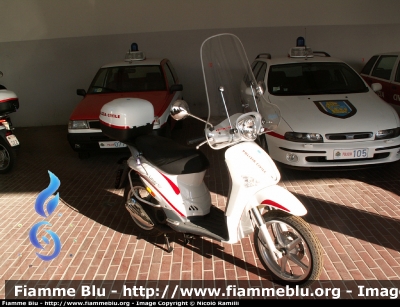 Piaggio Liberty 125
Repubblica di San Marino
Polizia Civile
POLIZIA 024
Parole chiave: Piaggio_Liberty_Polizia_Civile_San_Marino